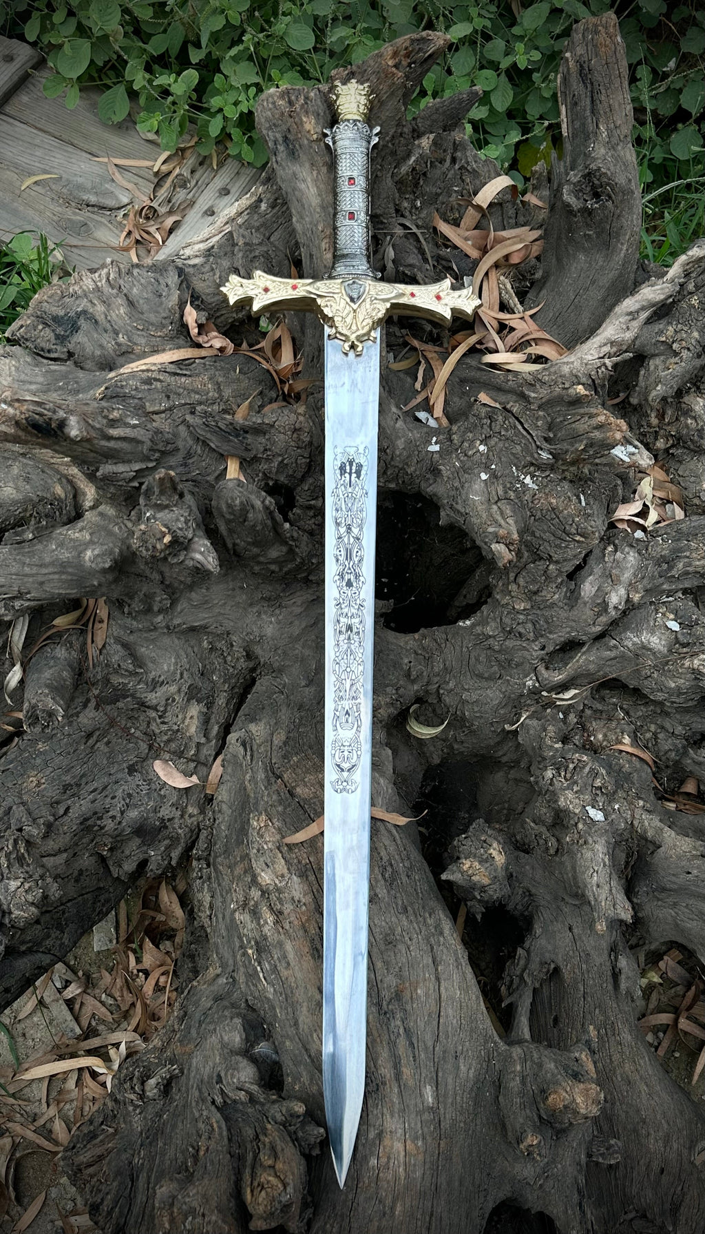 Handmade High Carbon Steel Templar Sword: Medieval Style with Leather Sheath