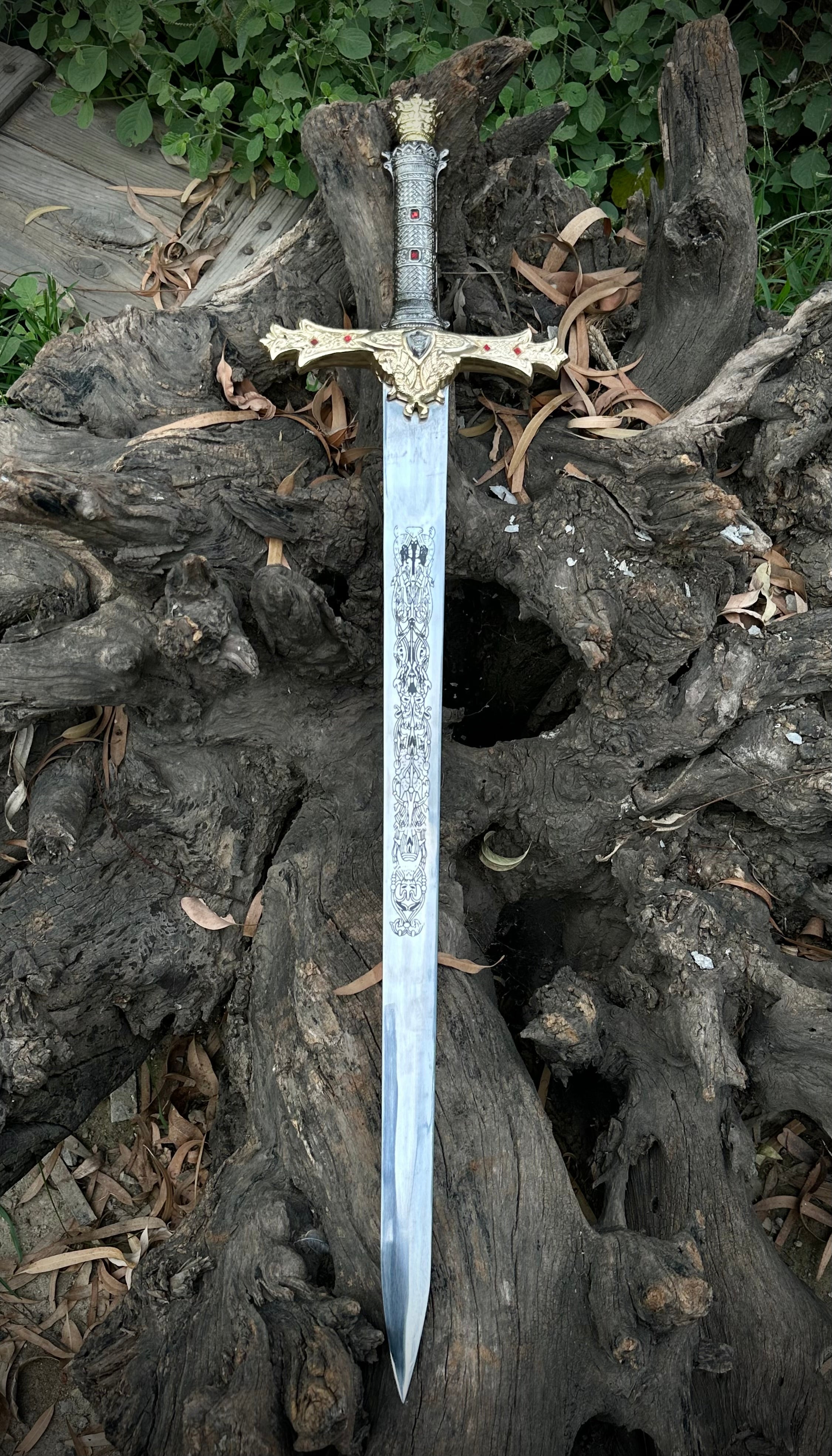 Handmade High Carbon Steel Templar Sword: Medieval Style with Leather Sheath