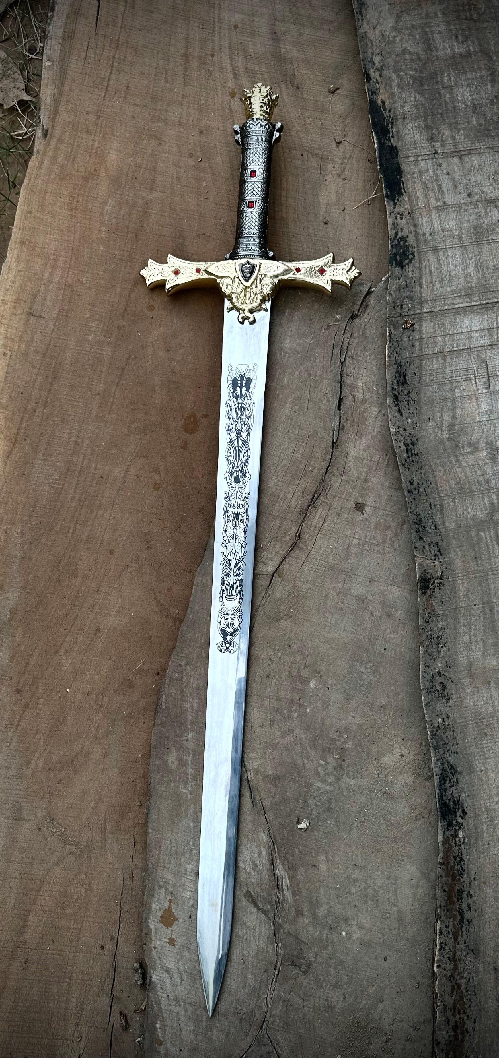 Handmade High Carbon Steel Templar Sword: Medieval Style with Leather Sheath