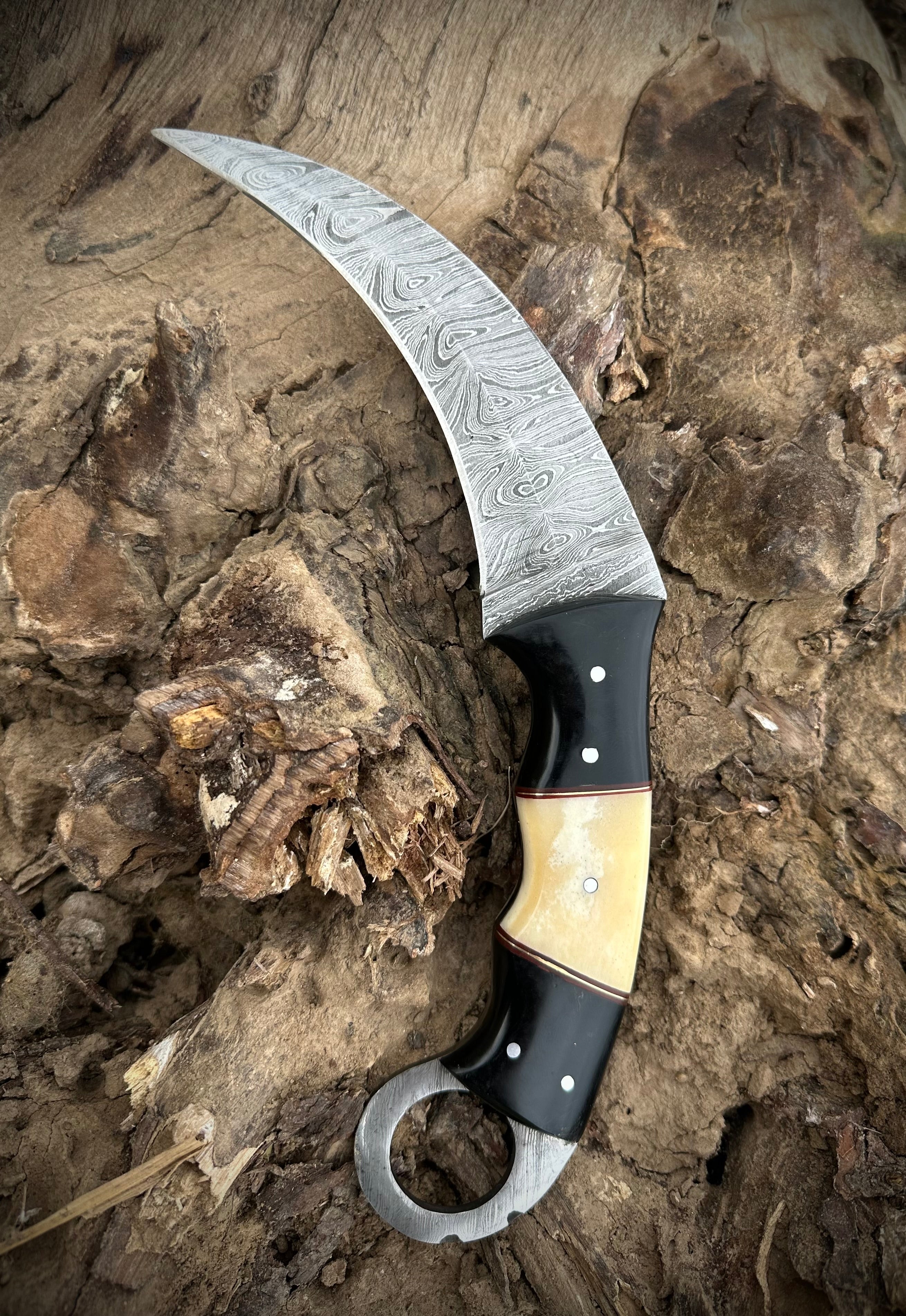 Handmade Damascus Karambit Knife Set: Camel  & Buffalo Horn Handles