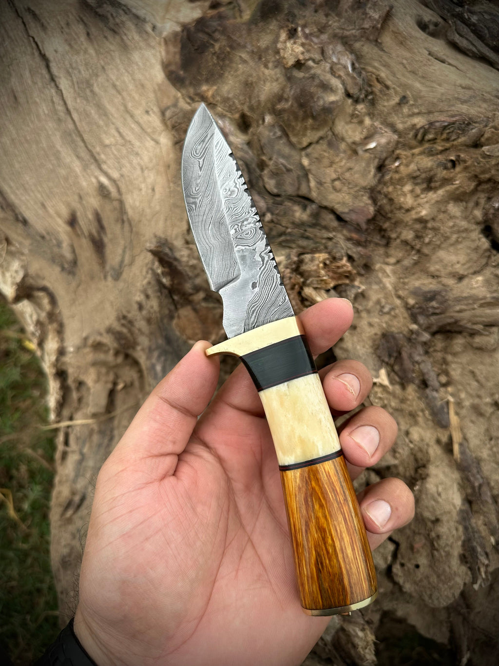 Hand Forged Damascus Steel Skinning Knife: Fire Pattern Blade, Leather Sheath.