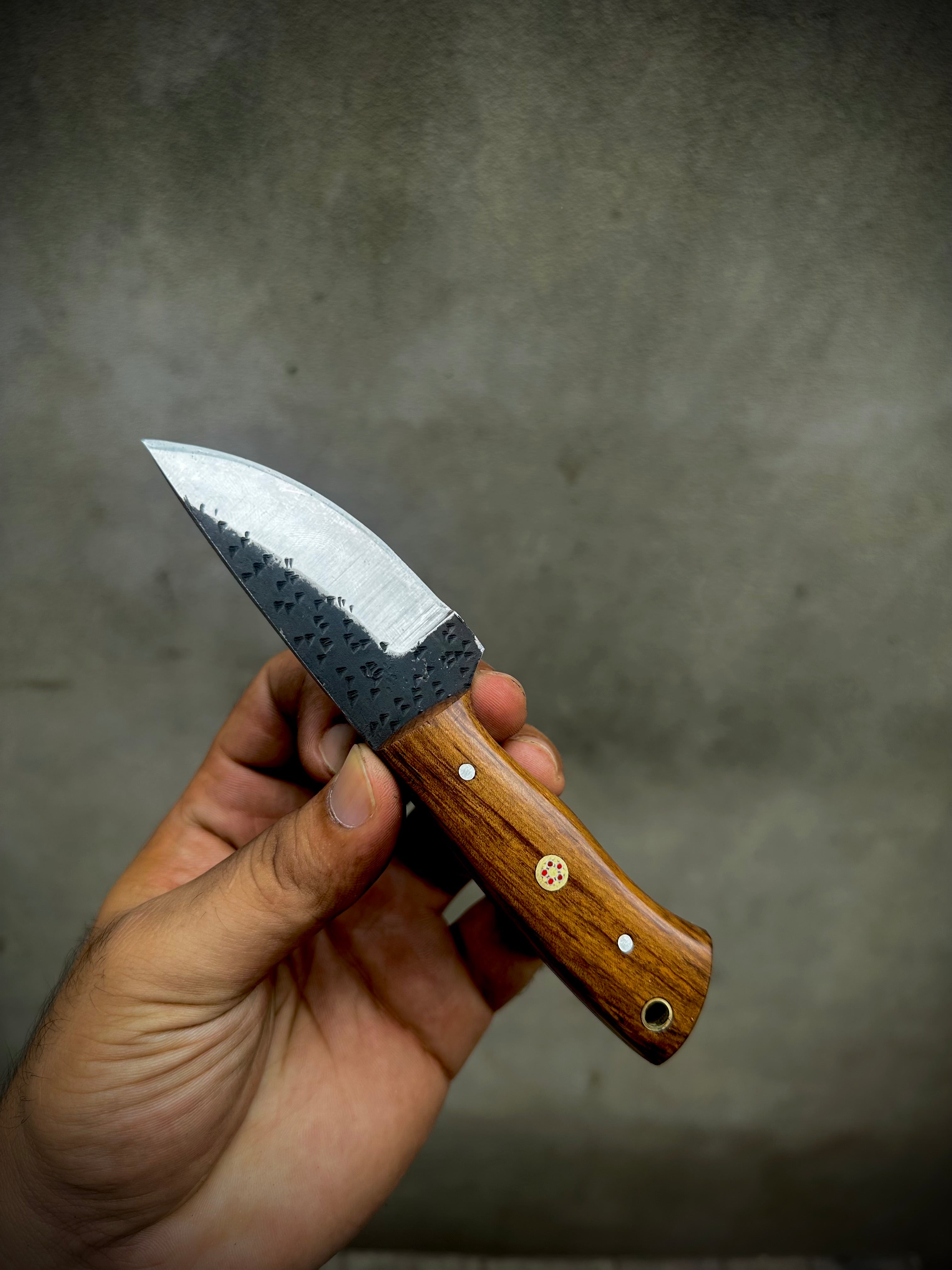 Custom Handmade 440c steel edc skinner knife with pure leather sheath.