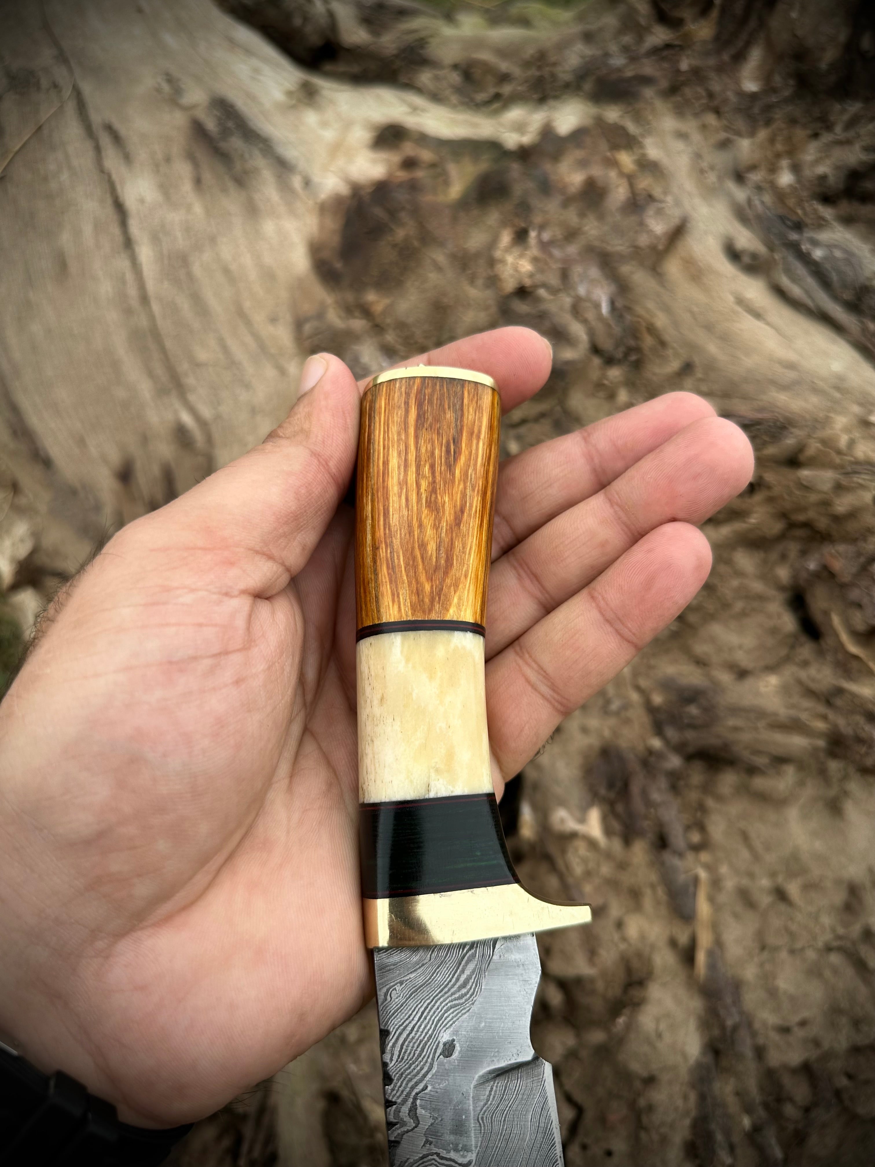 Hand Forged Damascus Steel Skinning Knife: Fire Pattern Blade, Leather Sheath.