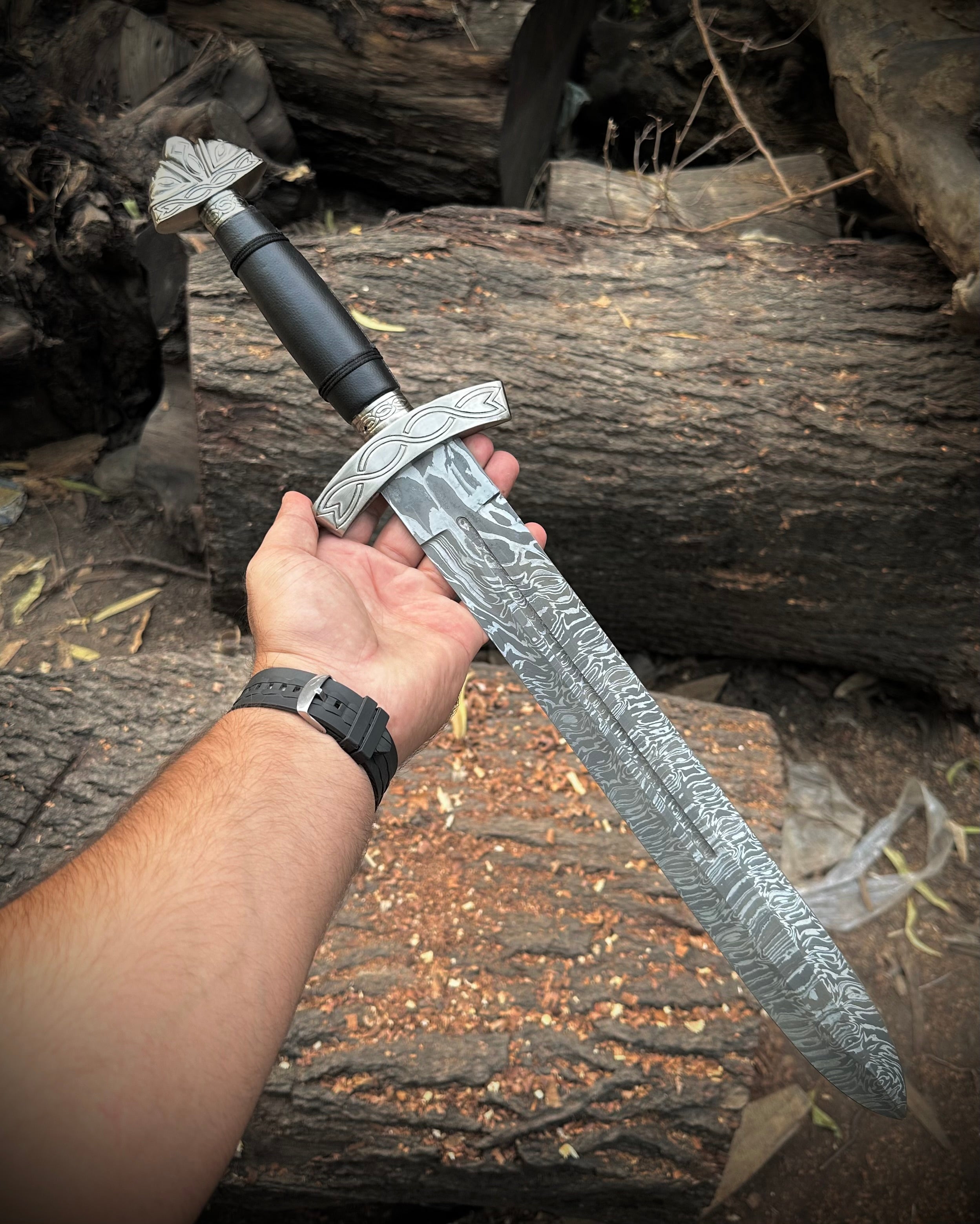 Custom Handmade Damascus Steel Short Sword with pure leather sheath.