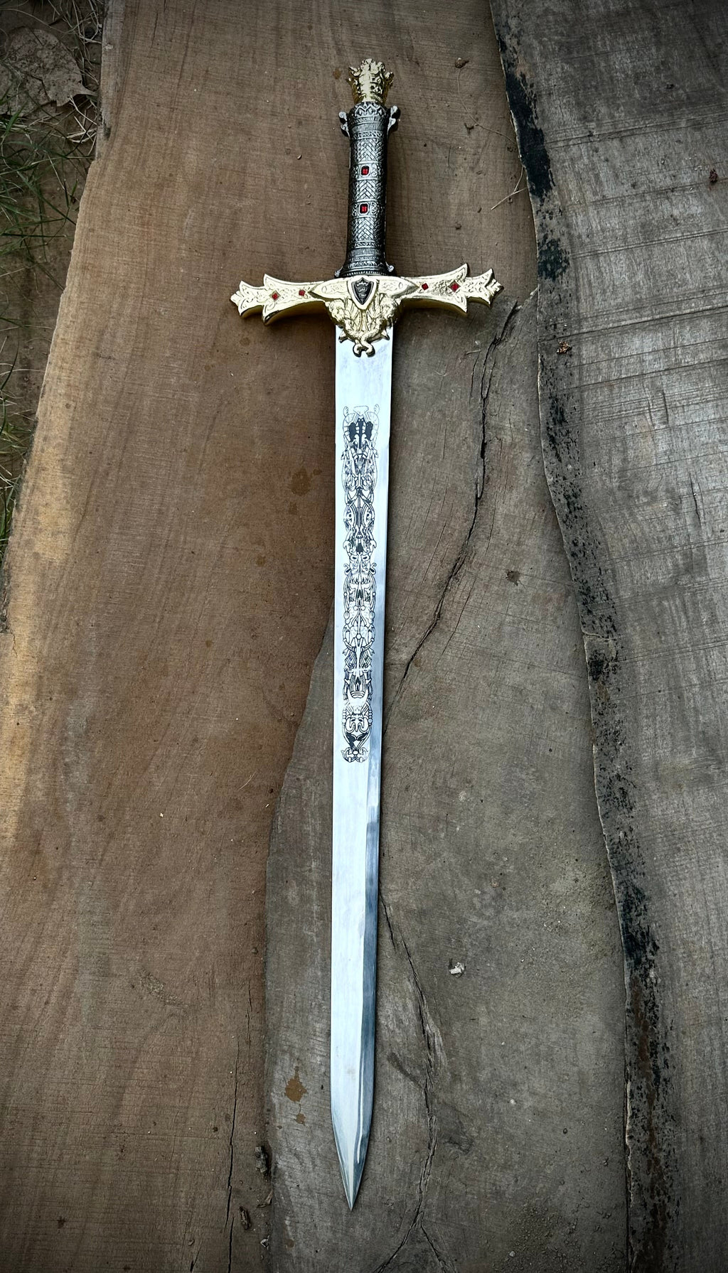 Handmade High Carbon Steel Templar Sword: Medieval Style with Leather Sheath