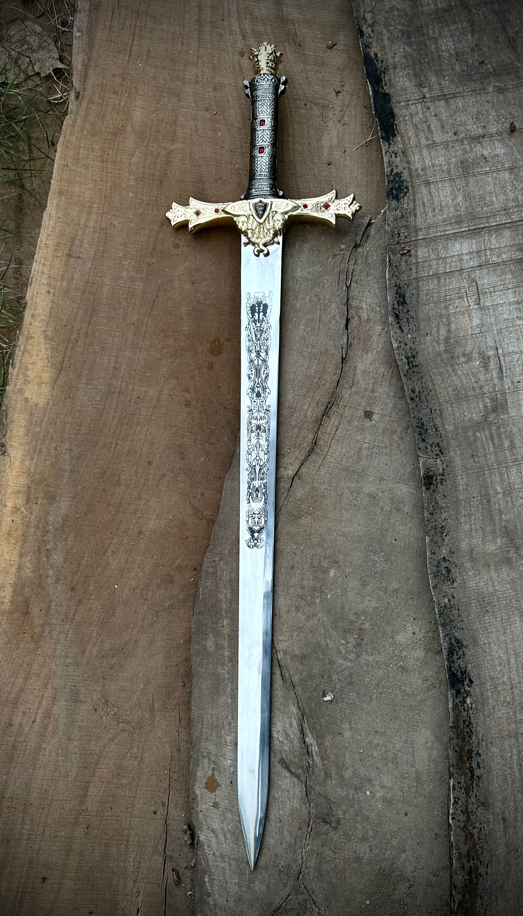 Handmade High Carbon Steel Templar Sword: Medieval Style with Leather Sheath
